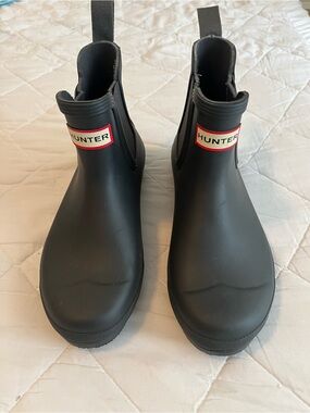 Hunter Rain Chelsea Boots (size 7)